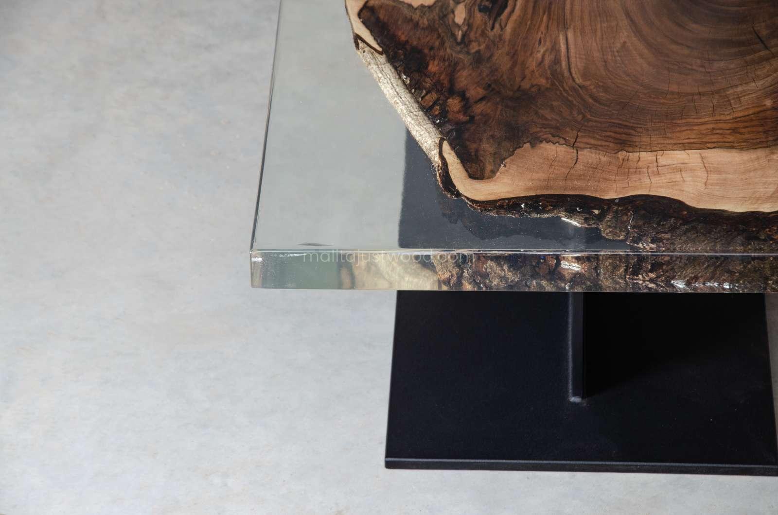 rectangular and wooden coffee table Sublimis
